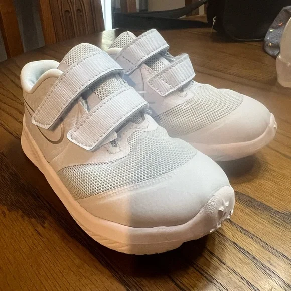 Boys Nike Star Runner Size 8 - Picture 2 of 5